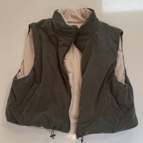 Thread & Supply Reversible Vest in Gray and Cream - Picture 1 of 2